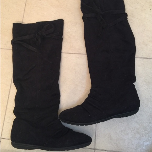 Black knee high boots with tie detail. - Picture 1 of 5